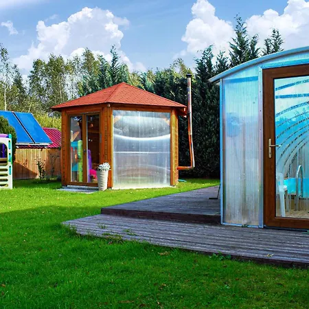 In Brodnica Gorna With Sauna 度假居 *